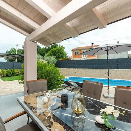 Ajlin With Private Pool