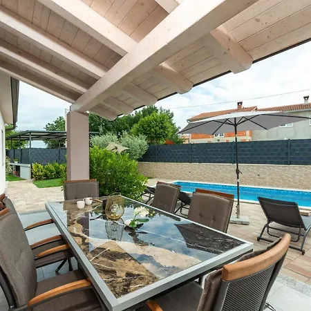 Ajlin With Private Pool