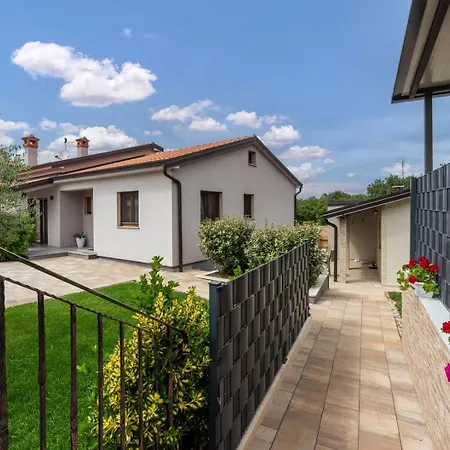 Ajlin With Private Pool Villa *